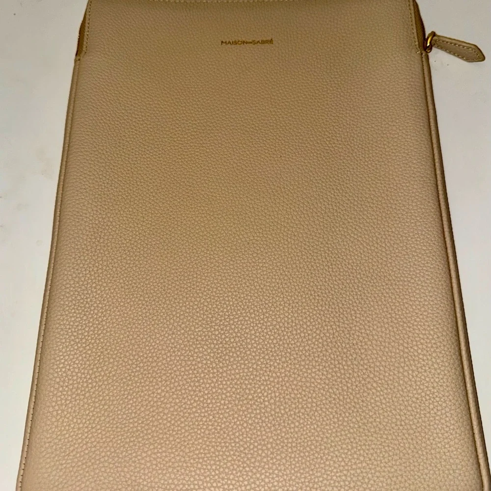 Maison de Sabré Pebbled Leather Laptop Sleeve / Document Case Beige New WOT